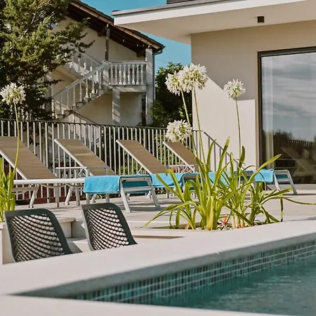 Luxury Luana Villa