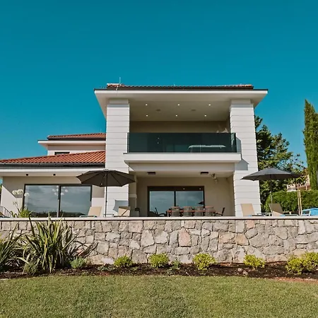 Luxury Luana مالينسكا