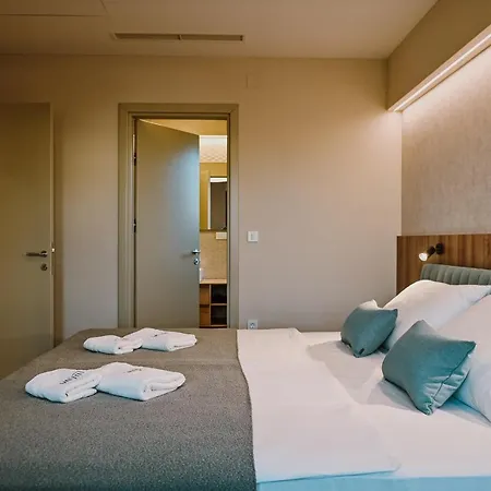 Luxury Luana 말린스카