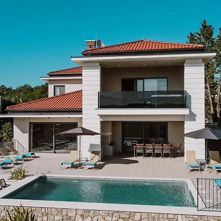 Luxury Luana مالينسكا