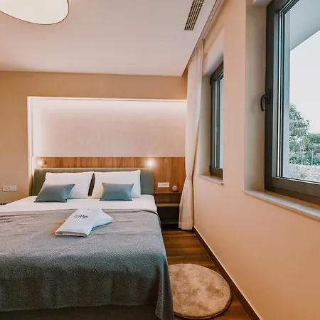 Luxury Luana مالينسكا