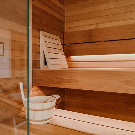 Luxury Luana مالينسكا