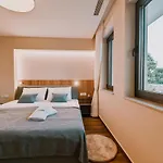 Luxury Luana مالينسكا