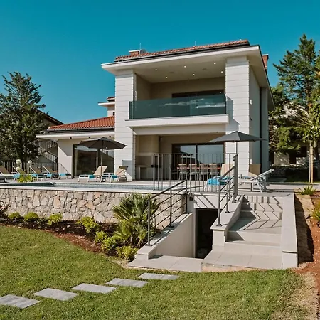 Luxury Luana Villa