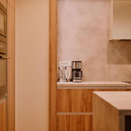 Luxury Luana Malinska